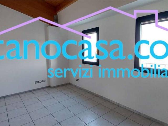 Locale Commerciale in affitto a Serravalle