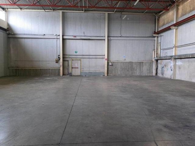 Locale Commerciale in affitto a Serravalle