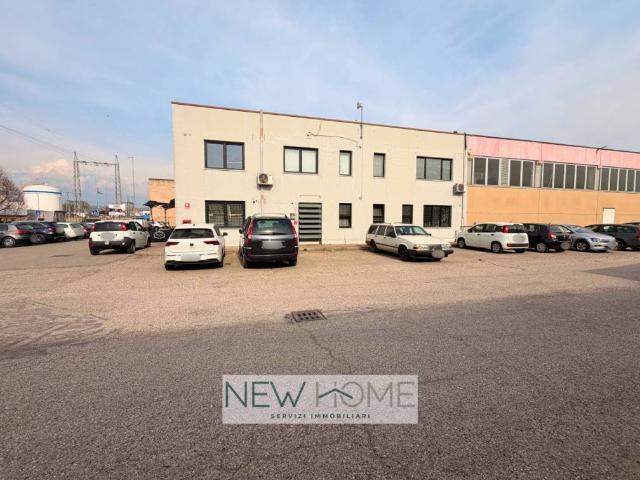 Locale Commerciale in affitto a Case Nuove, San Martino Buon Albergo