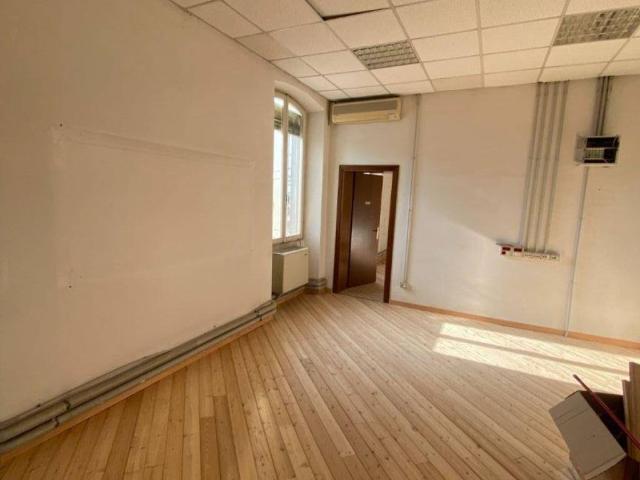 Locale Commerciale in affitto a Case Nuove, San Martino Buon Albergo