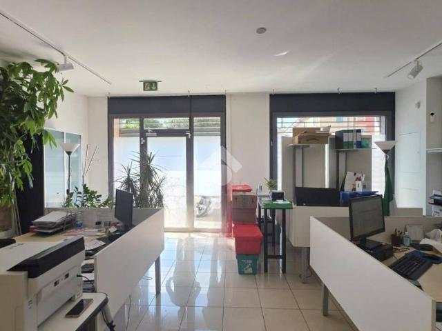 Locale Commerciale in affitto a Case Nuove, San Martino Buon Albergo
