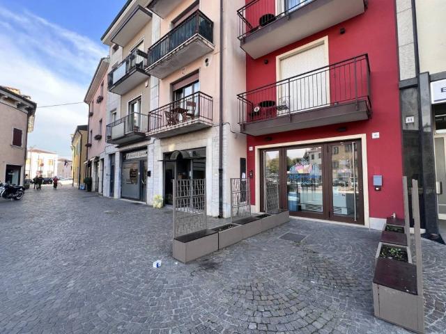 Locale Commerciale in affitto a Case Nuove, San Martino Buon Albergo