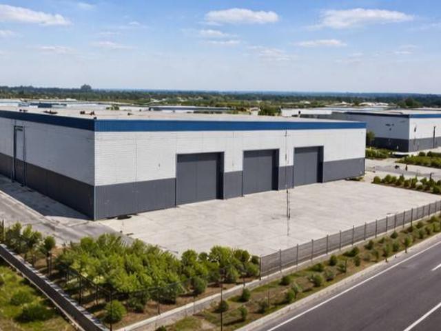 Locale Commerciale in affitto a Case Nuove, San Martino Buon Albergo