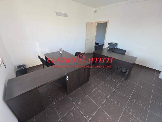 Locale Commerciale in affitto a San Martino Siccomario, Lombardia