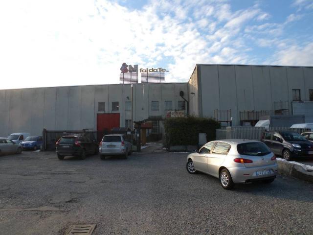 Locale Commerciale in affitto a Pescarito, Piemonte