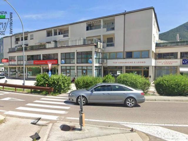 Locale Commerciale in affitto a Comunità Rotaliana-Königsberg, San Michele All'adige