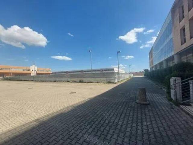 Locale Commerciale in affitto a San Donato, San Miniato