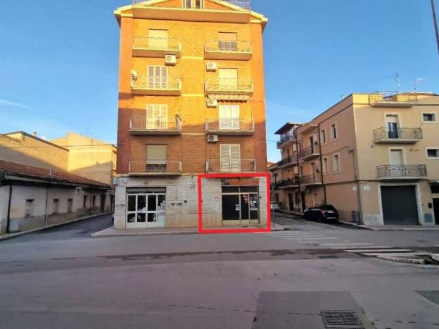 Locale Commerciale in affitto a Puglia, Foggia