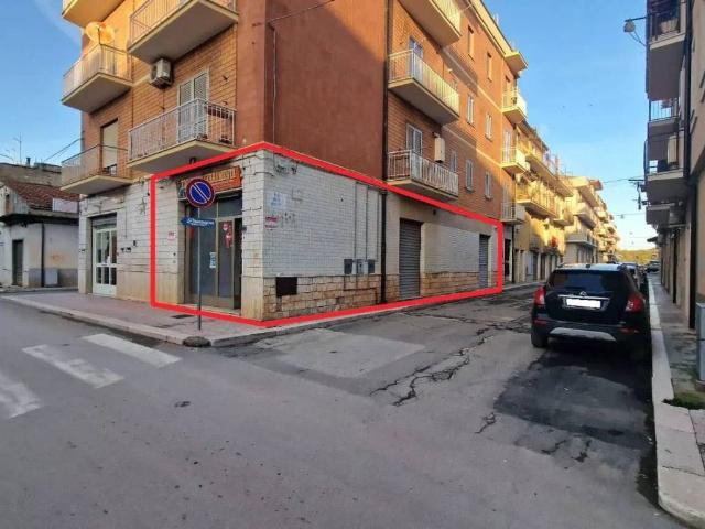 Locale Commerciale in affitto a Puglia, Foggia
