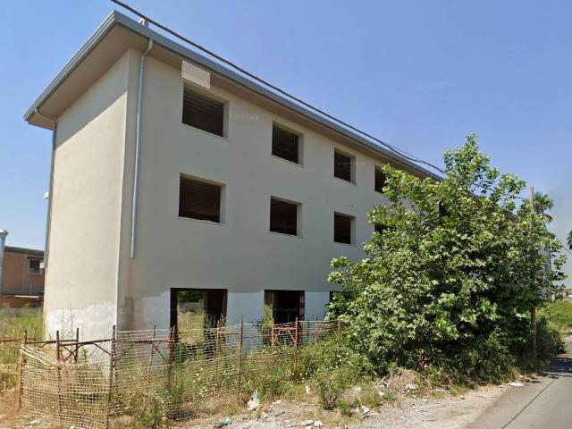 Locale Commerciale in affitto a Caserta, Campania