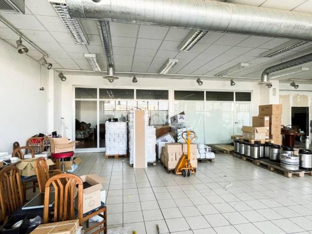 Locale Commerciale in affitto a San Paolo, Lombardia