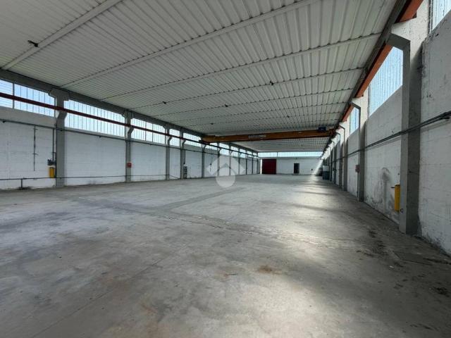Locale Commerciale in affitto a San Pietro In Gu, Veneto