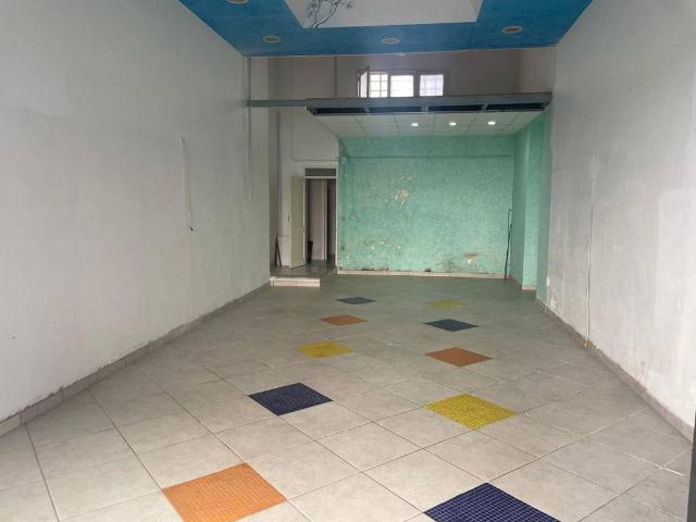 Locale Commerciale in affitto a Puglia, Lecce