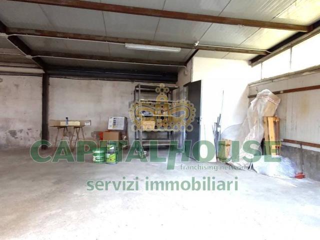 Locale Commerciale in affitto a San Prisco, Campania