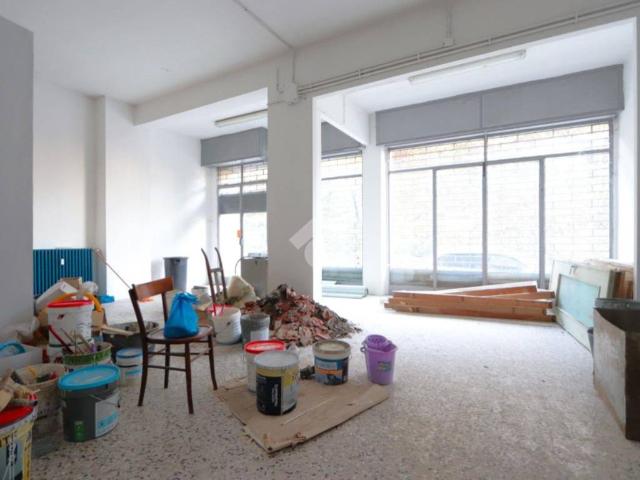 Locale Commerciale in affitto a Piemonte, Alessandria
