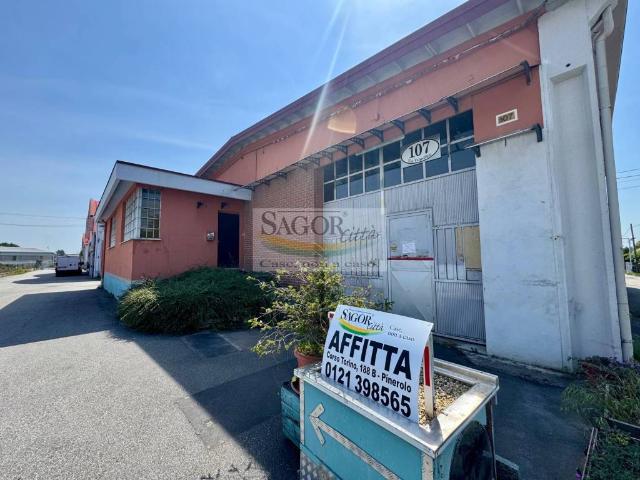 Locale Commerciale in affitto a Piemonte, Torino