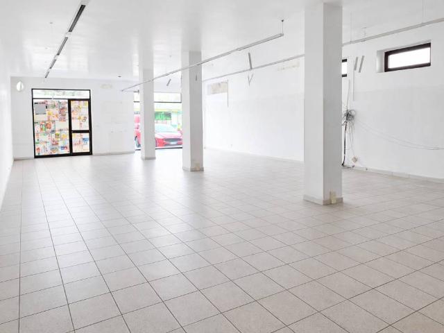 Locale Commerciale in affitto a Piemonte, Torino