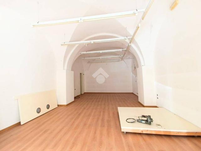 Locale Commerciale in affitto a Puglia, Foggia