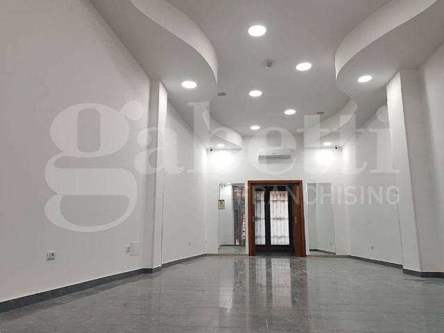 Locale Commerciale in affitto a Puglia, Foggia
