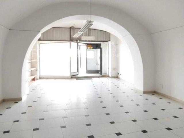 Locale Commerciale in affitto a Puglia, Foggia
