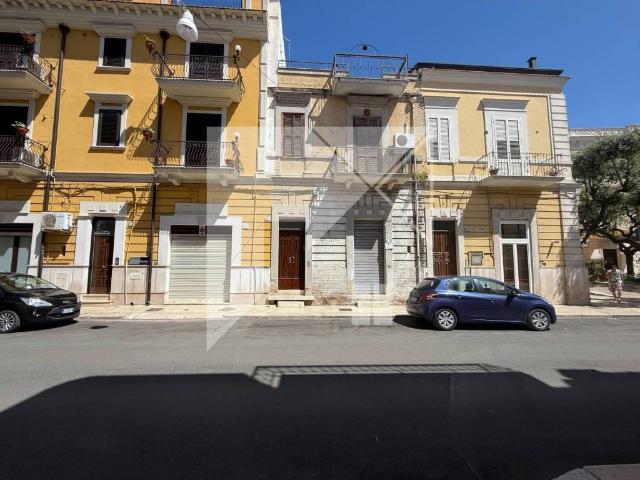 Locale Commerciale in affitto a Puglia, Foggia
