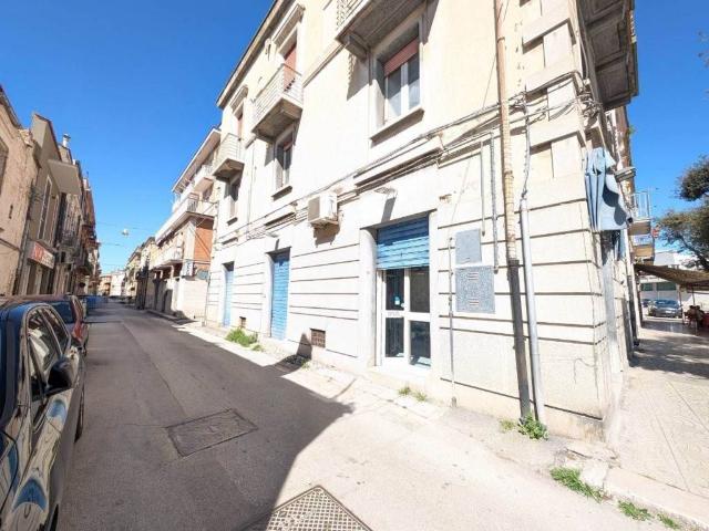 Locale Commerciale in affitto a Puglia, Foggia
