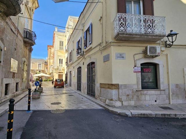 Locale Commerciale in affitto a Puglia, Foggia