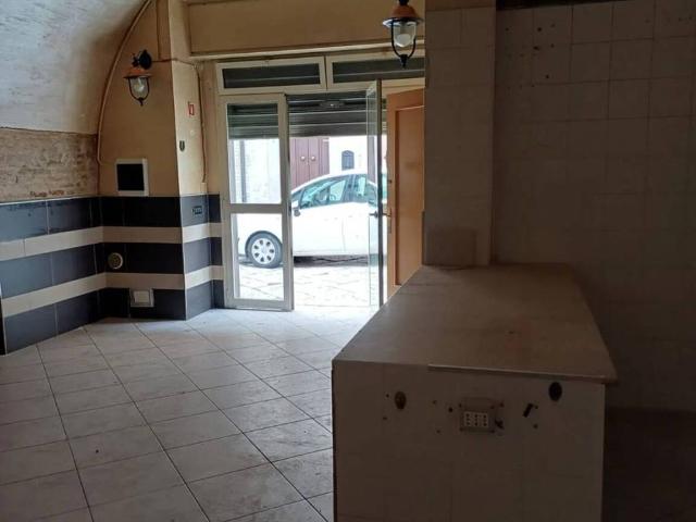 Locale Commerciale in affitto a Puglia, Foggia