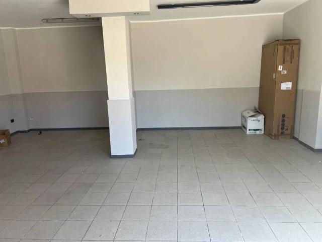 Locale Commerciale in affitto a Puglia, Foggia