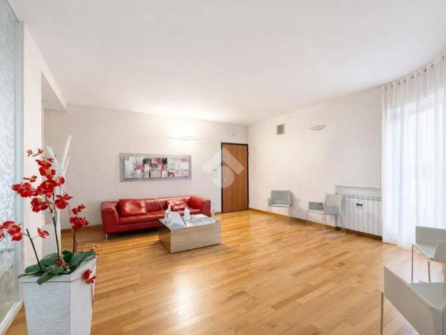 Locale Commerciale in affitto a Puglia, Foggia