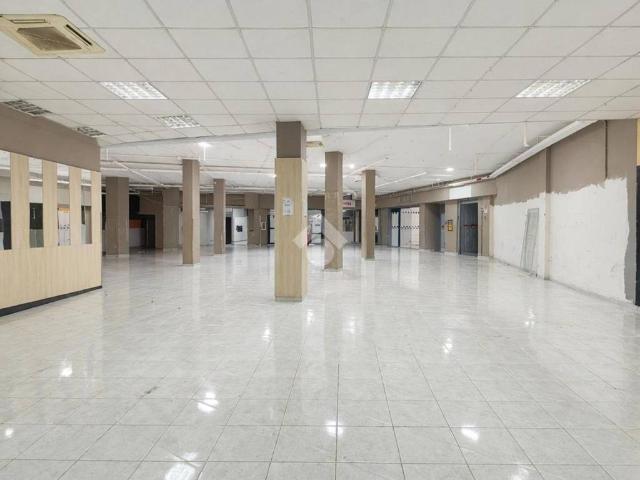 Locale Commerciale in affitto a Puglia, Foggia