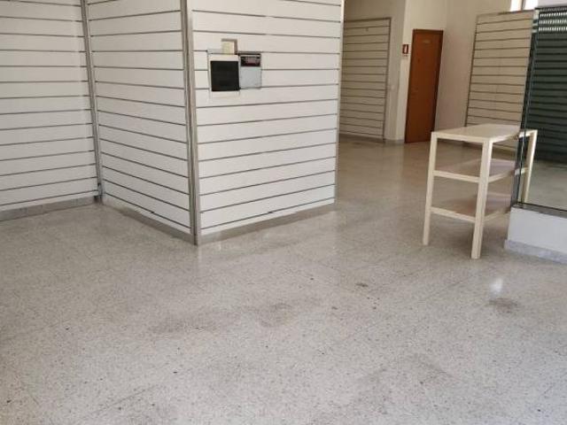 Locale Commerciale in affitto a San Valentino Torio, Campania