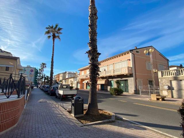 Locale Commerciale in affitto a San Vincenzo, Livorno