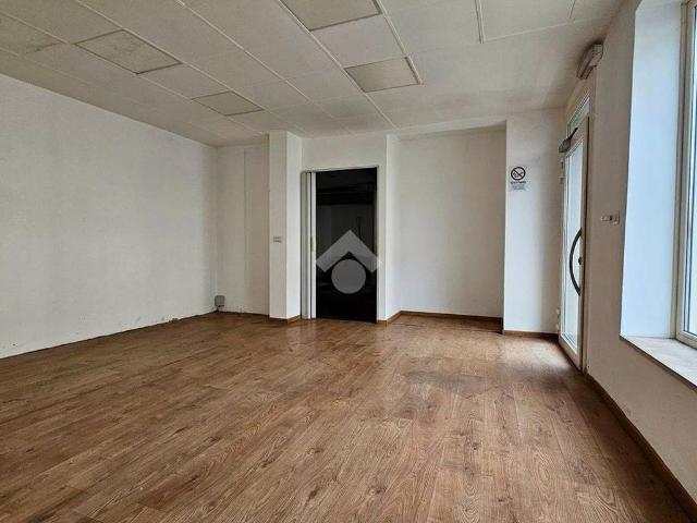 Locale Commerciale in affitto a Prodolone, San Vito Al Tagliamento