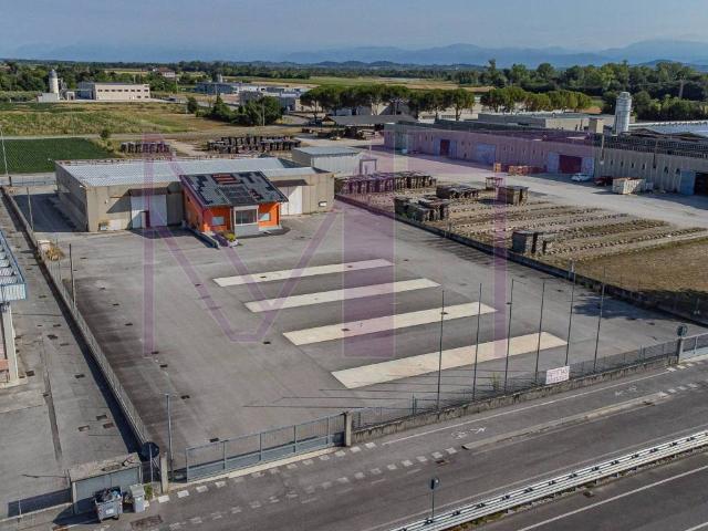 Locale Commerciale in affitto a San Vito Al Torre, Friuli-Venezia Giulia
