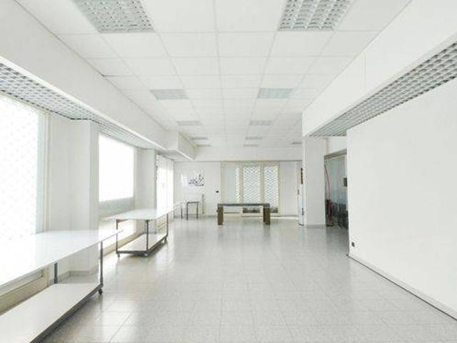 Locale Commerciale in affitto a Puglia, Brindisi