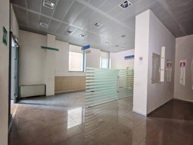 Locale Commerciale in affitto a Puglia, Brindisi