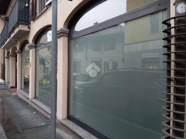 Locale Commerciale in affitto a San Vittore Olona, Lombardia