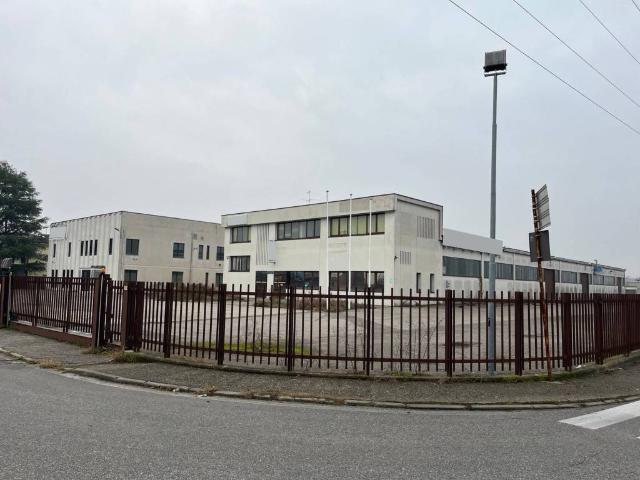 Locale Commerciale in affitto a San Zeno Naviglio, Lombardia