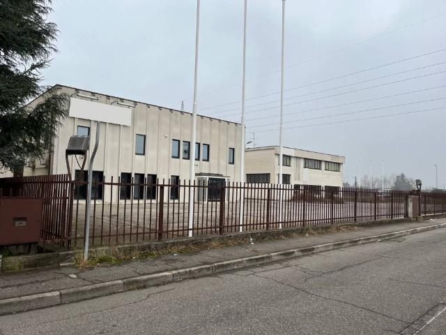 Locale Commerciale in affitto a San Zeno Naviglio, Lombardia