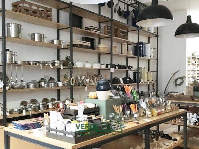 Locale Commerciale in affitto a Fonte, San Zenone Degli Ezzelini