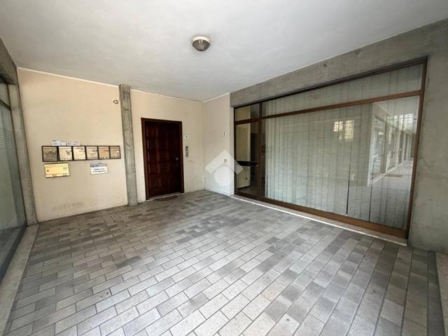 Locale Commerciale in affitto a Fonte, San Zenone Degli Ezzelini