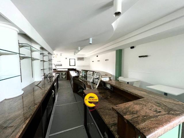 Locale Commerciale in affitto a Fonte, San Zenone Degli Ezzelini