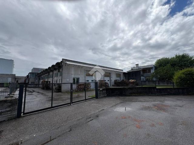 Locale Commerciale in affitto a Fonte, San Zenone Degli Ezzelini