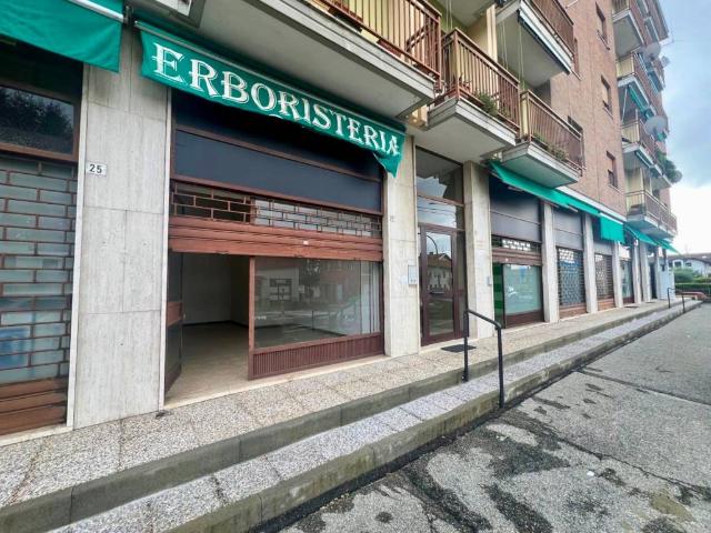 Locale Commerciale in affitto a Piemonte, Biella