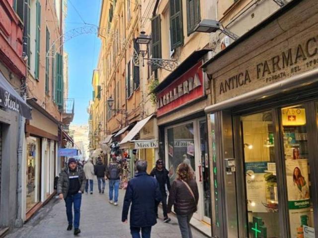Locale Commerciale in affitto a San Remo, Liguria