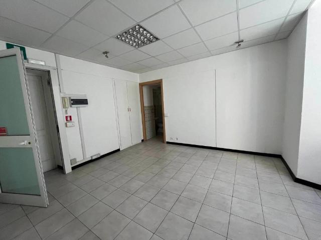 Locale Commerciale in affitto a San Remo, Liguria