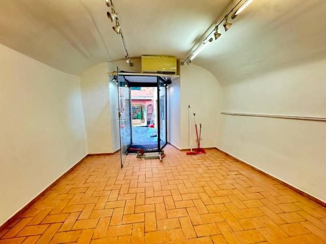 Locale Commerciale in affitto a San Remo, Liguria