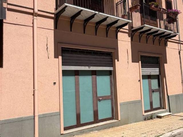 Locale Commerciale in affitto a Porticello, Santa Flavia