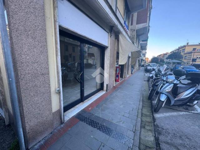 Locale Commerciale in affitto a San Lorenzo Della Costa, Liguria